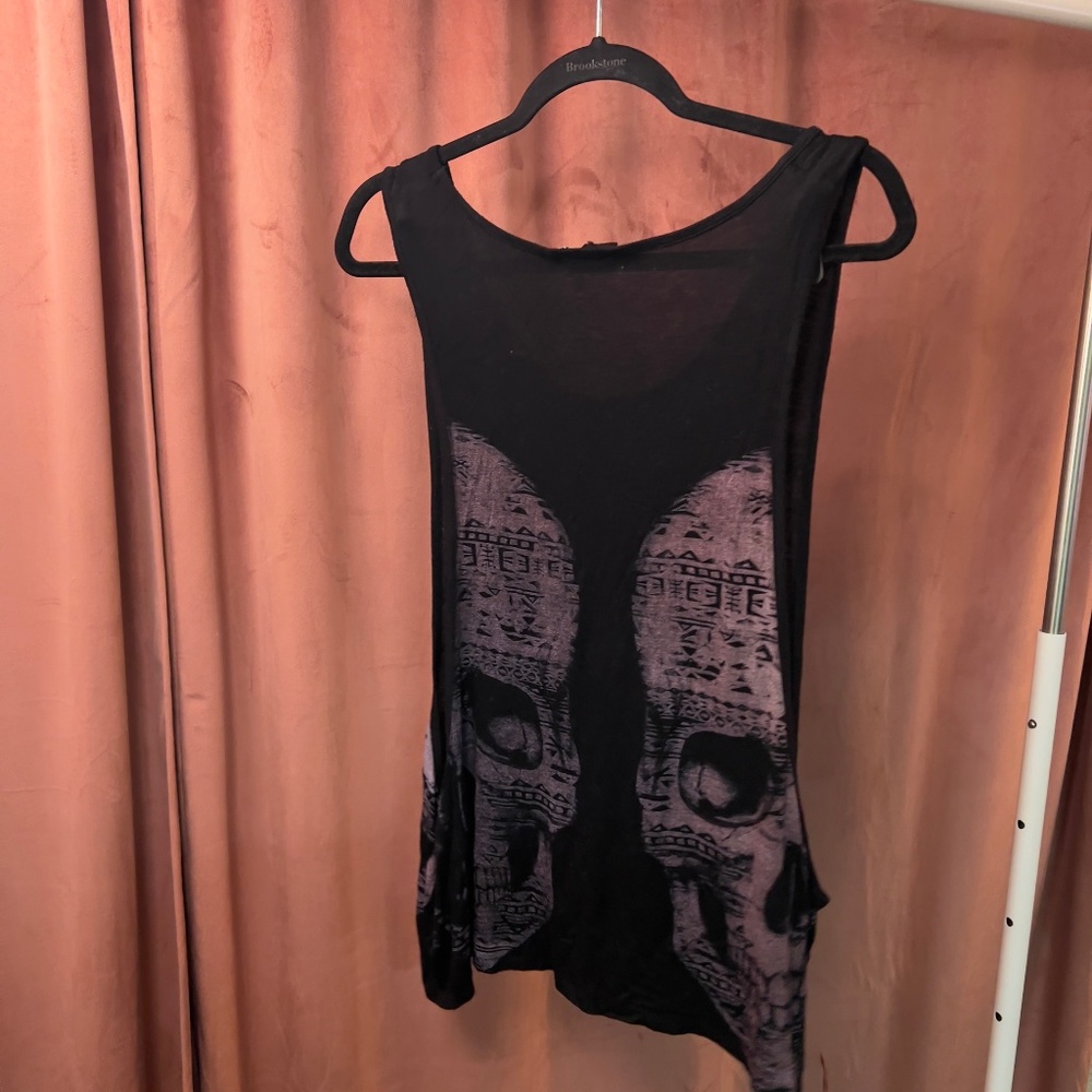 Hot Topic Skull Tank Top - Picture 2 of 3